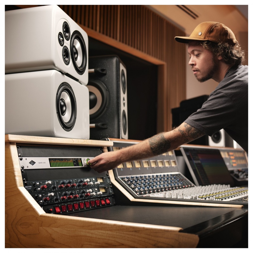 Universal Audio Apollo x16 Gen2 Essentials+