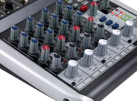 Behringer Xenyx QX602MP3