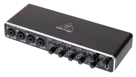 Behringer UMC404HD